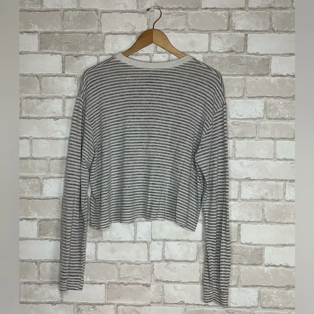 Wild Fable Gray & White Striped Long Sleeve Crop Top Size L